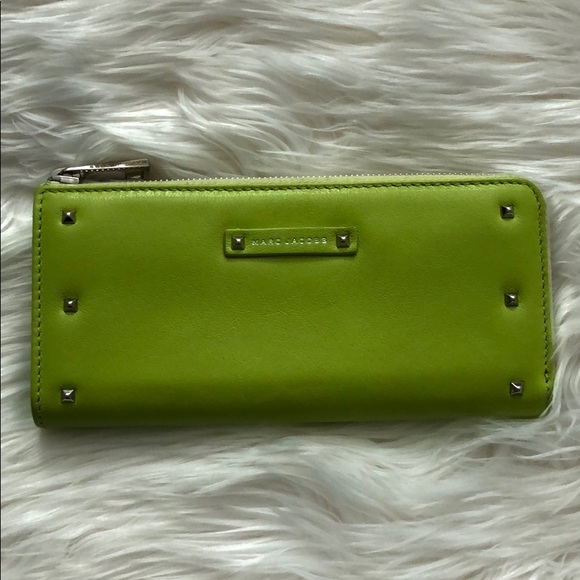 Marc Jacobs Full Size Wallet 💚 - Picture 2 of 8